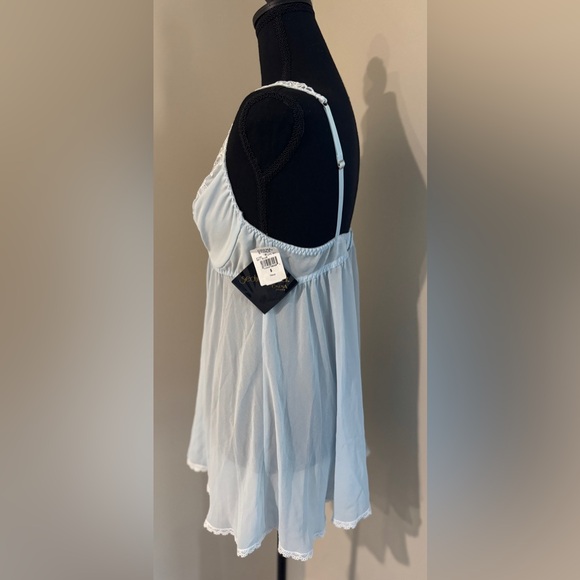 Elegant Lace Trimmed Nightgown Light Blue girly glam, playful intimate wear - Picture 4 of 11